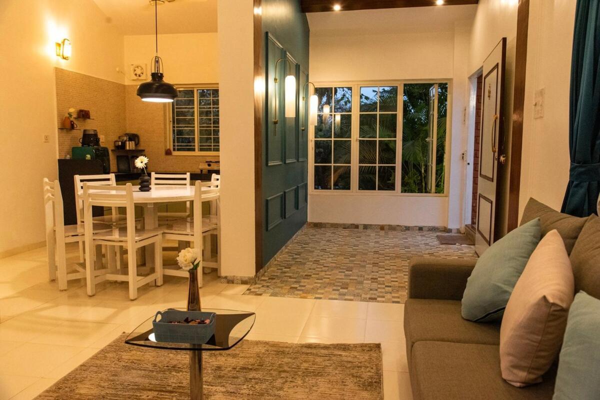 Yolo Villa *